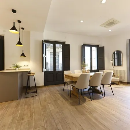Apartament Bravissimo Rambla Llibertat, Monthly