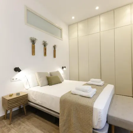 Apartament Bravissimo Rambla Llibertat, Monthly